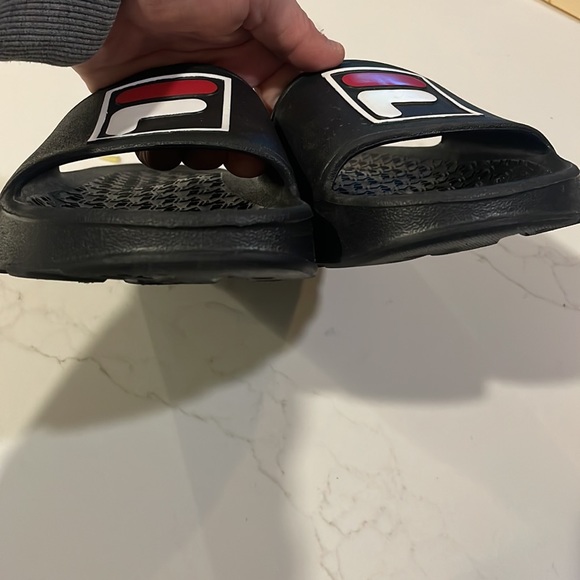 Fila Black Slides sz 7 - Picture 2 of 5